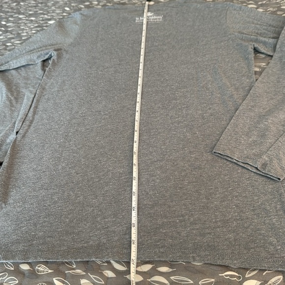🎄ST JUDE’S CHILDREN’S HOSPITAL women’s Christmas shirt, Small - Picture 5 of 8